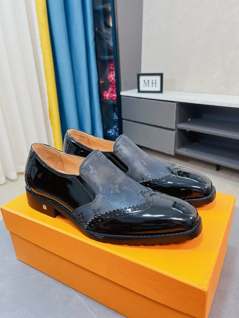 Men's Men's Shoes 💰480🌹🌹《Lv》The latest and most popular casual business leather shoes, top brands [Seduce] Luxury ~ Purchasing, [Strong] The uppers are made of imported patent leather with printed original material ➕ Genuine leather lining (•) fine workmanship. The original stylish and stylish soft rubber wear-resistant and non-slip outsole is light and comfortable on the feet. The real thing looks better in real life. 38-44, 45 can be customized.